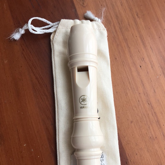 Yamaha Recorder YRS-24B - Picture 2 of 10